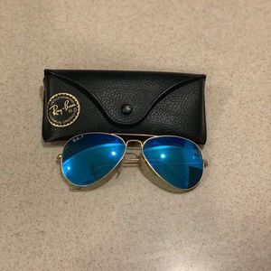 Ray ban polarized aviators.
